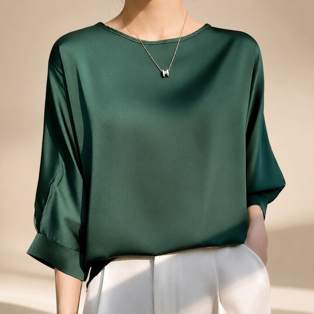 Blusa feminina de verão, super confortável e com caimento solto. Ideal para looks elegantes ou casuais. Moda atual.