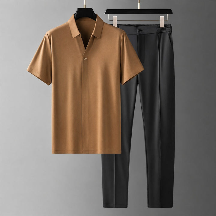 Polo masculino e calças casuais para homens. Roupa masculina de verão confortável para diversas ocasiões. Azul.