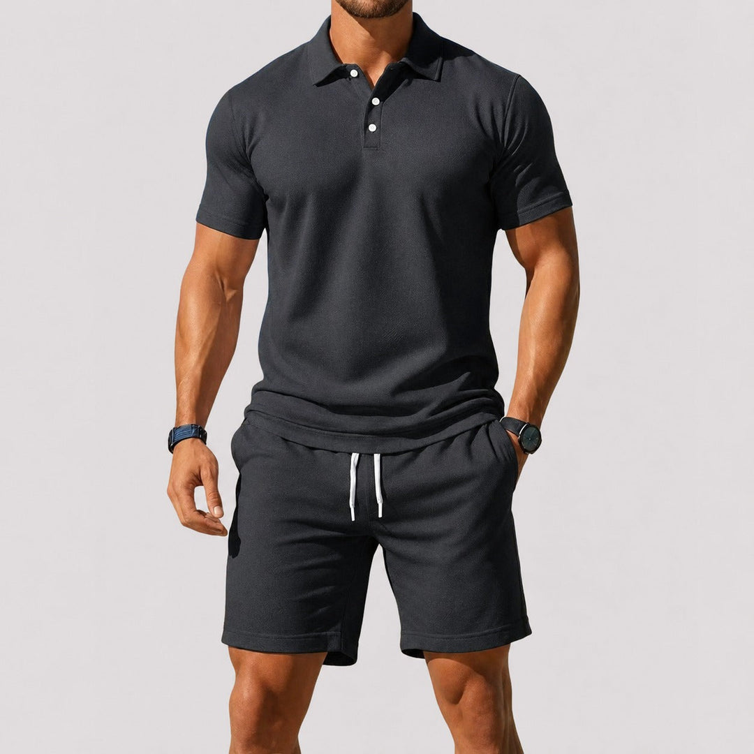 Estilo masculino: conjunto polo e shorts para o verão, conforto e casualidade em um look.