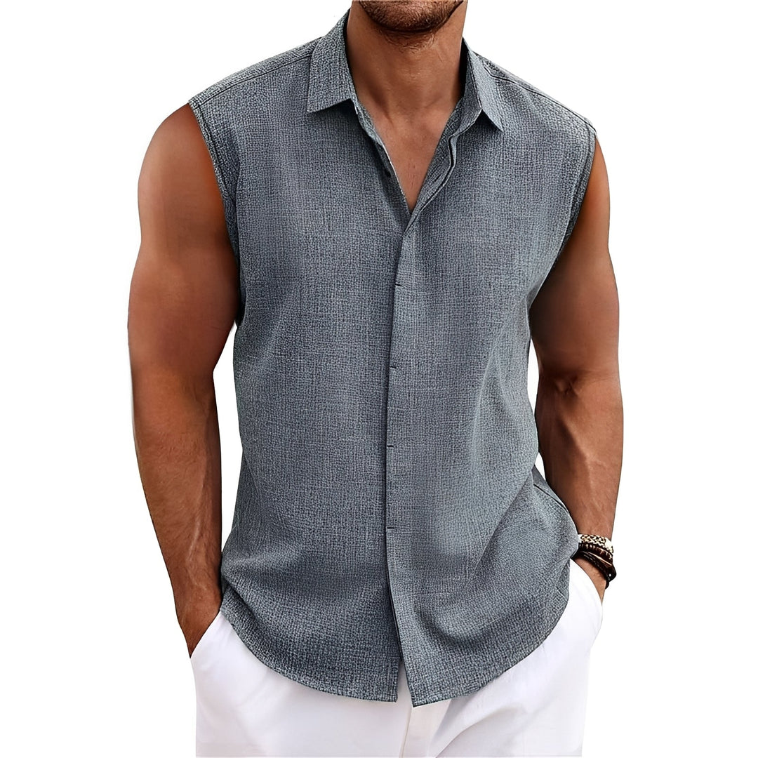 Camisa masculina sem mangas Romy. Confortável e casual para o verão, ideal para dias quentes e com estilo.
