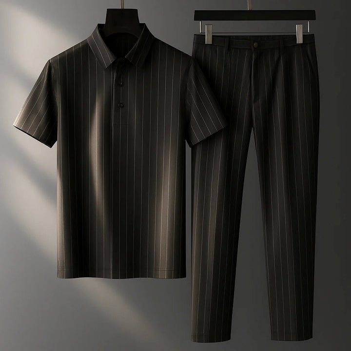 Polo listrado e calça, conjunto masculino casual para verão. Peças confortáveis de moda masculina, ideal para o dia a dia.