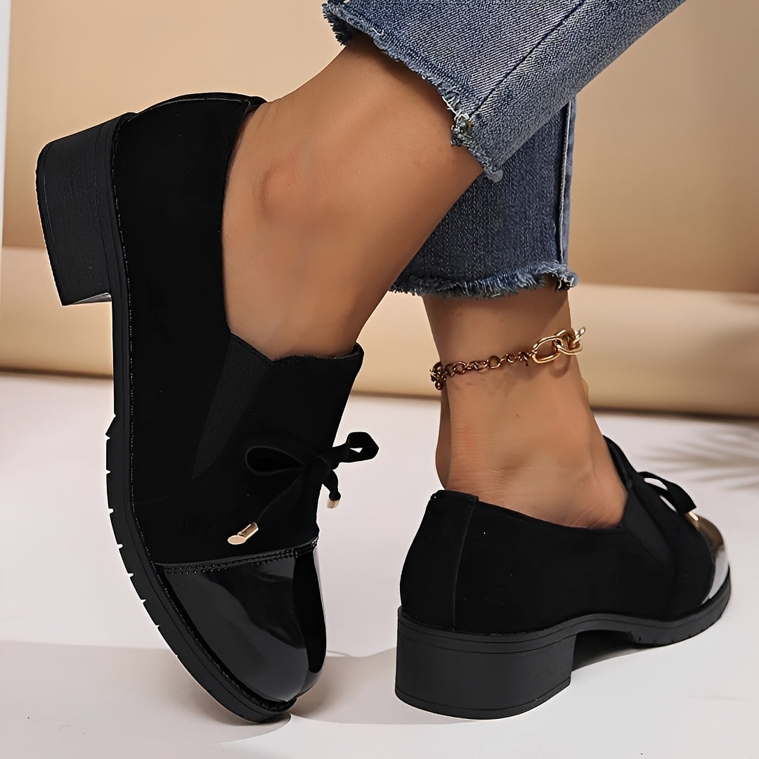 Mocassins femininos chunky evergreen com sola tratorada, elegantes e confortáveis. Sapatos ideais para moda casual.