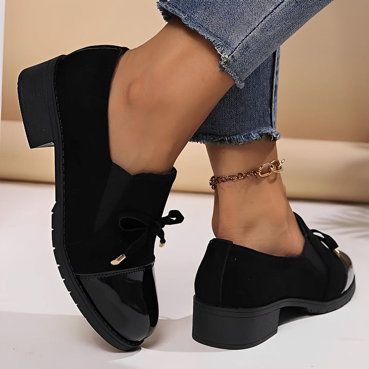 Mocassins femininos chunky evergreen com sola tratorada, elegantes e confortáveis. Sapatos ideais para moda casual.