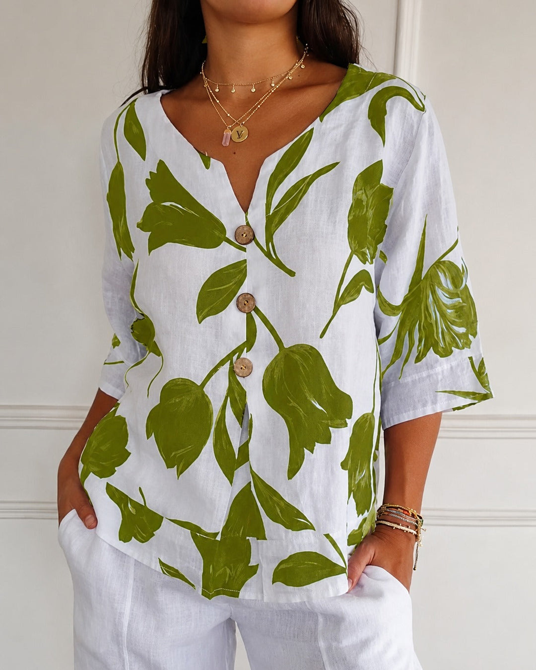 Blusa feminina floral estampada para o verão, estilo casual elegante e confortável. Perfeita para moda feminina.