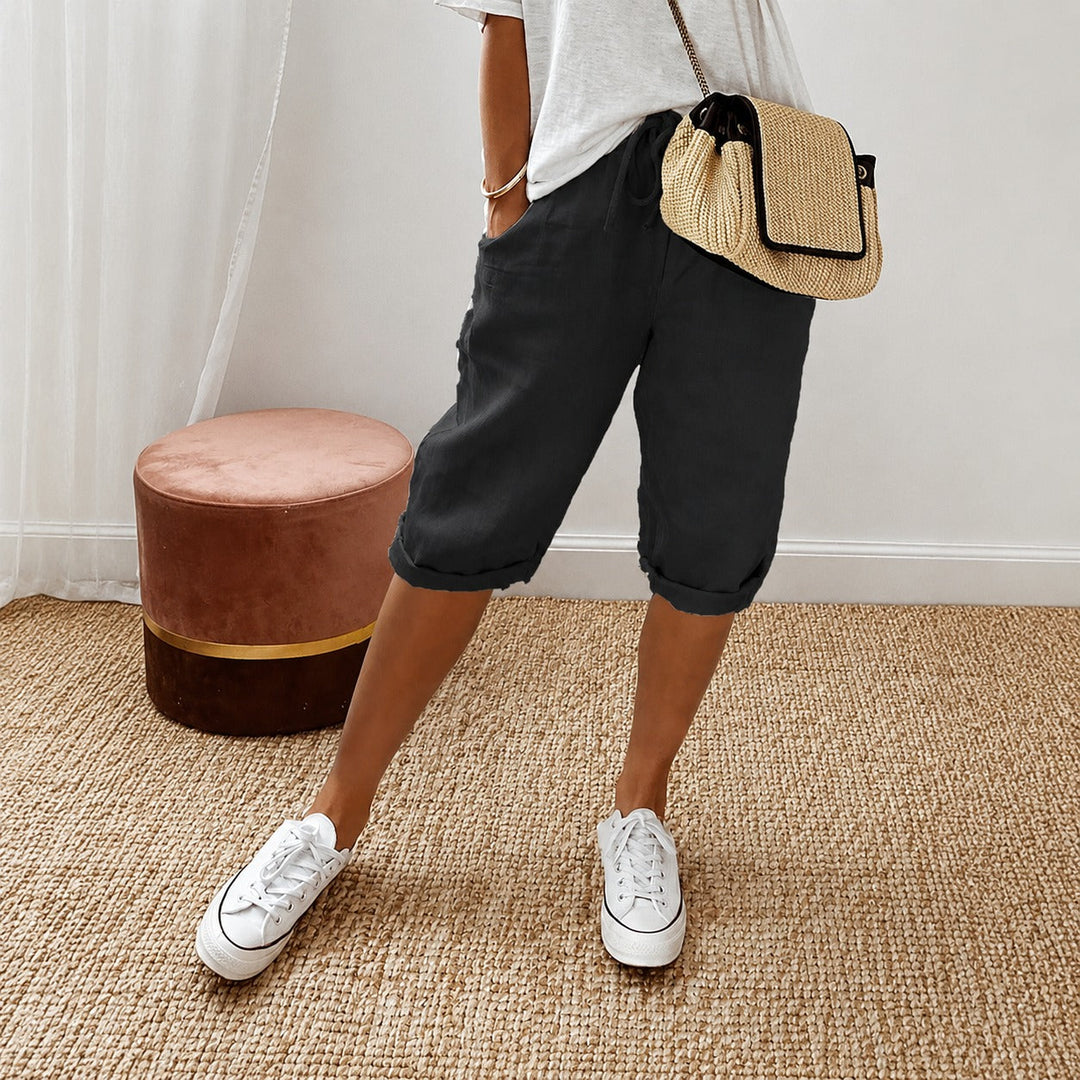 Shorts feminino casual para o verão. Confortável, tecido leve, ideal para dias quentes e moda diária.