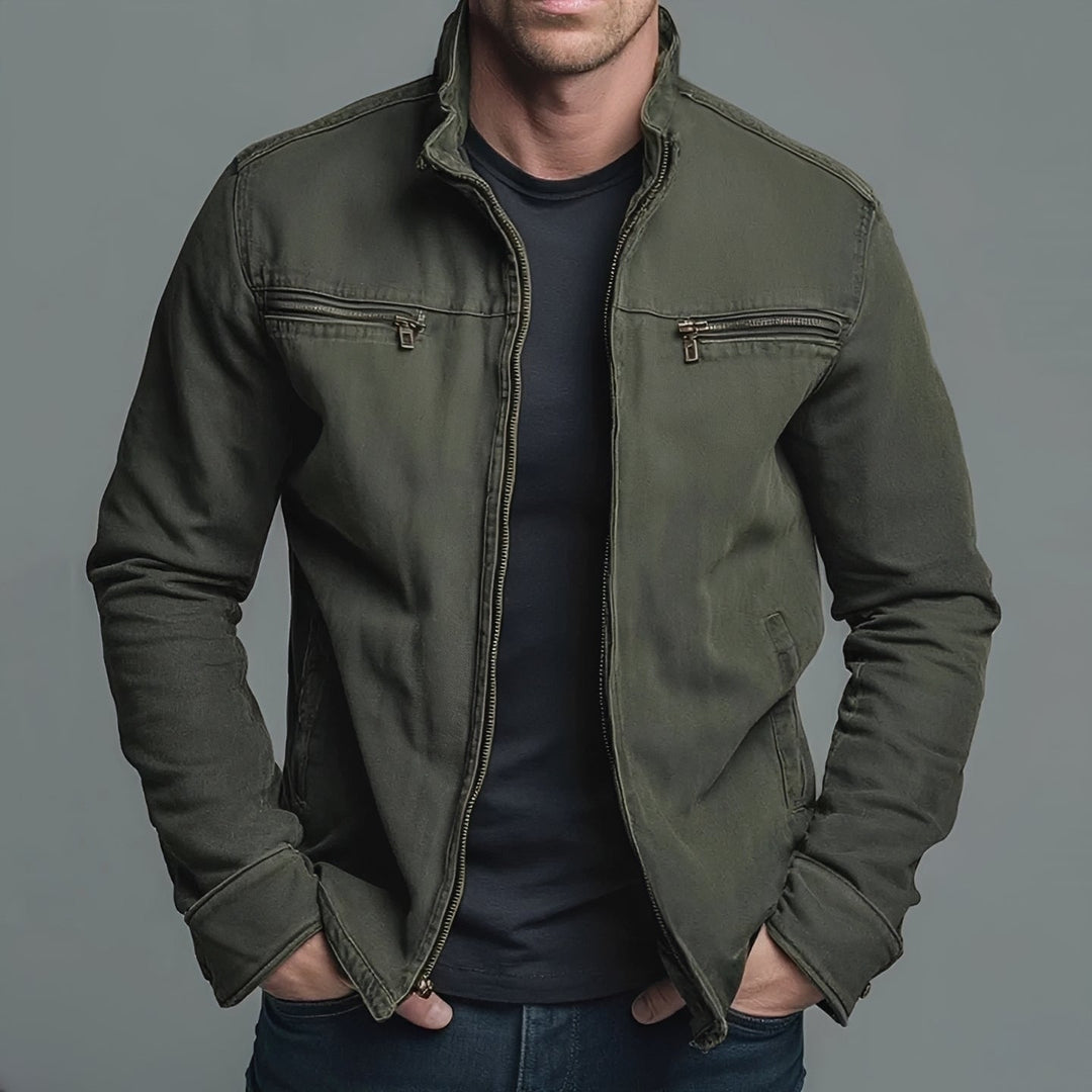 Jaqueta masculina casual verde com zíper, ideal para looks descontraídos de outono e primavera. Conforto e estilo diário.