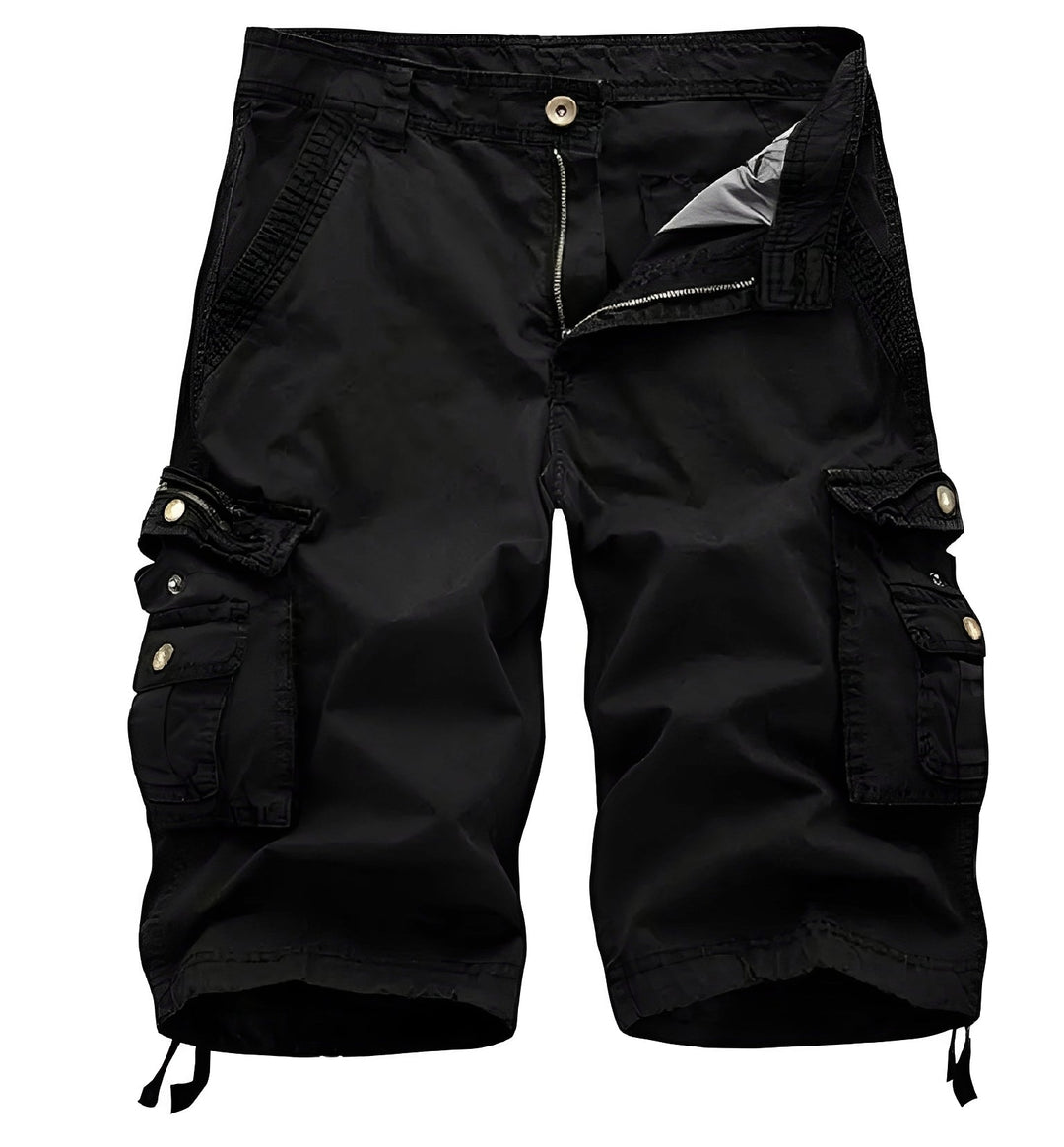 Shorts cargo masculinos, deitado. Roupa casual, confortável e versátil para o estilo de verão.