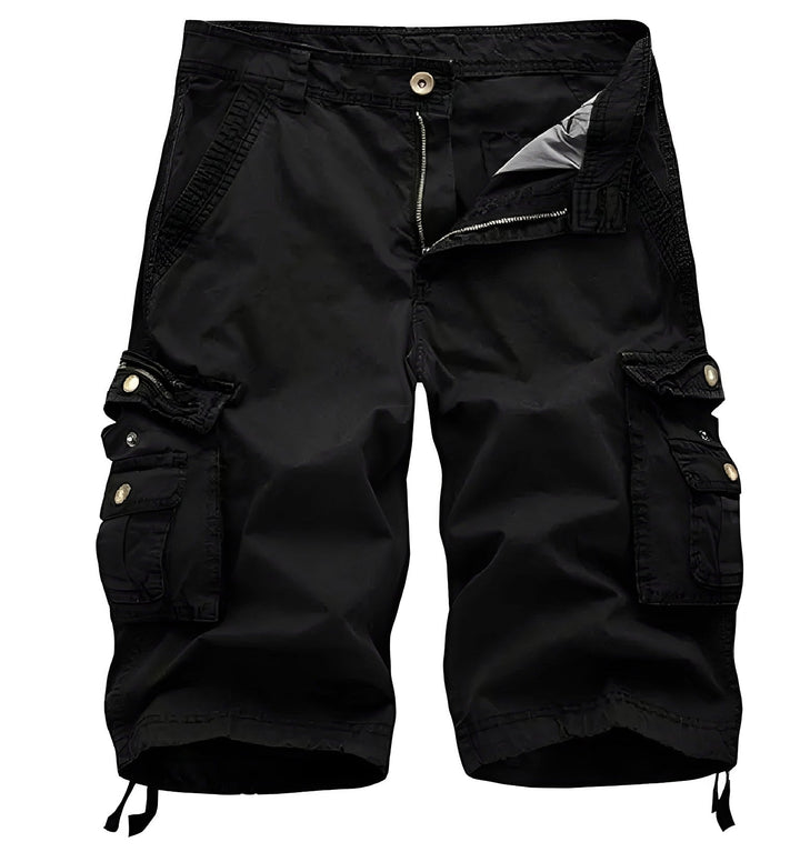 Shorts cargo masculinos, deitado. Roupa casual, confortável e versátil para o estilo de verão.