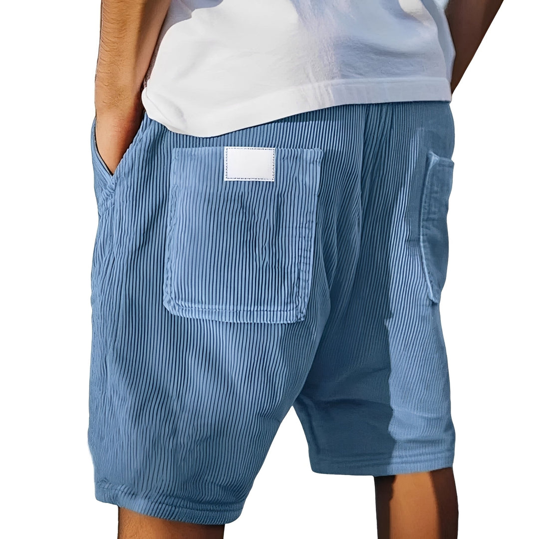 Shorts canelados masculinos com estilo, perfeitos para o verão e moda masculina casual.