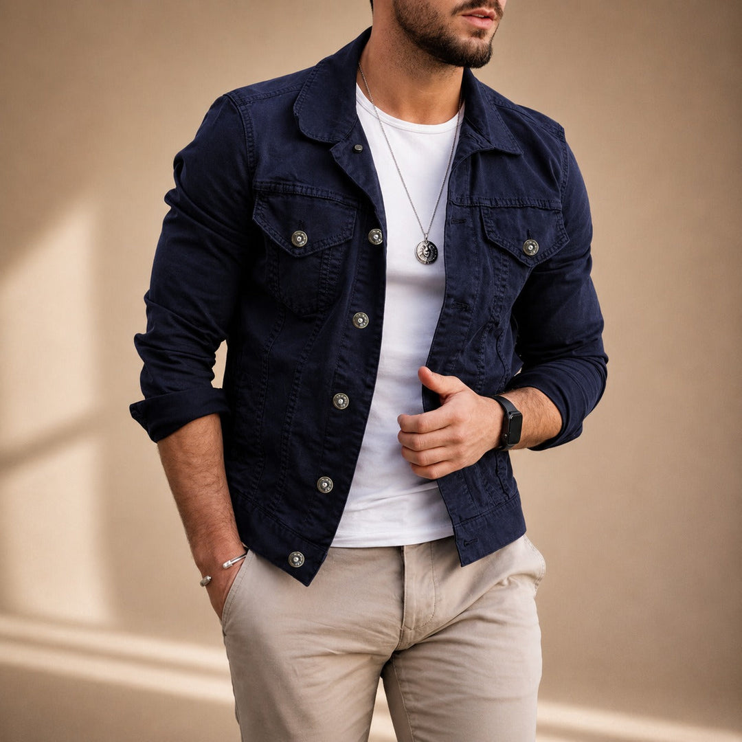 Jaqueta masculina de estilo clássico elegante, perfeita para roupa casual e looks do dia a dia. Conforto e versatilidade.