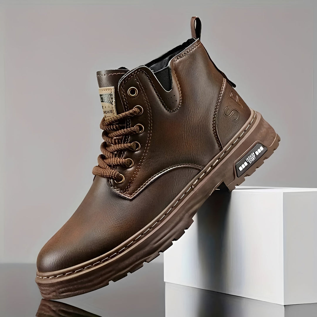 Botas casuais masculinas pretas, estilo retrô e impermeável, ideais para o conforto diário em dias de chuva.