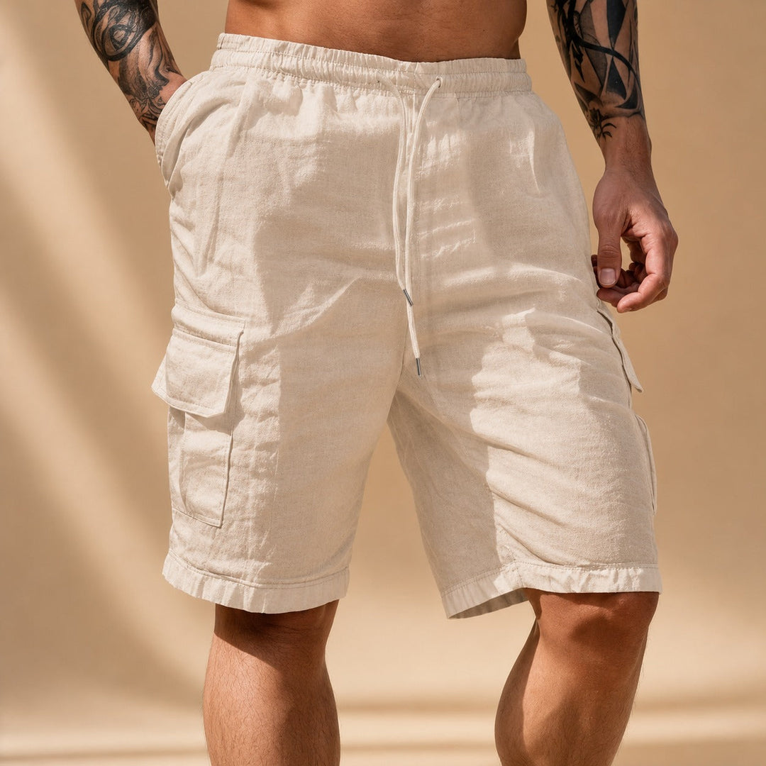 Shorts cargo masculino de verão, estilo casual e relaxado, perfeito para moda praia ou passeios diurnos.
