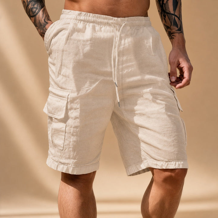 Shorts cargo masculino de verão, estilo casual e relaxado, perfeito para moda praia ou passeios diurnos.