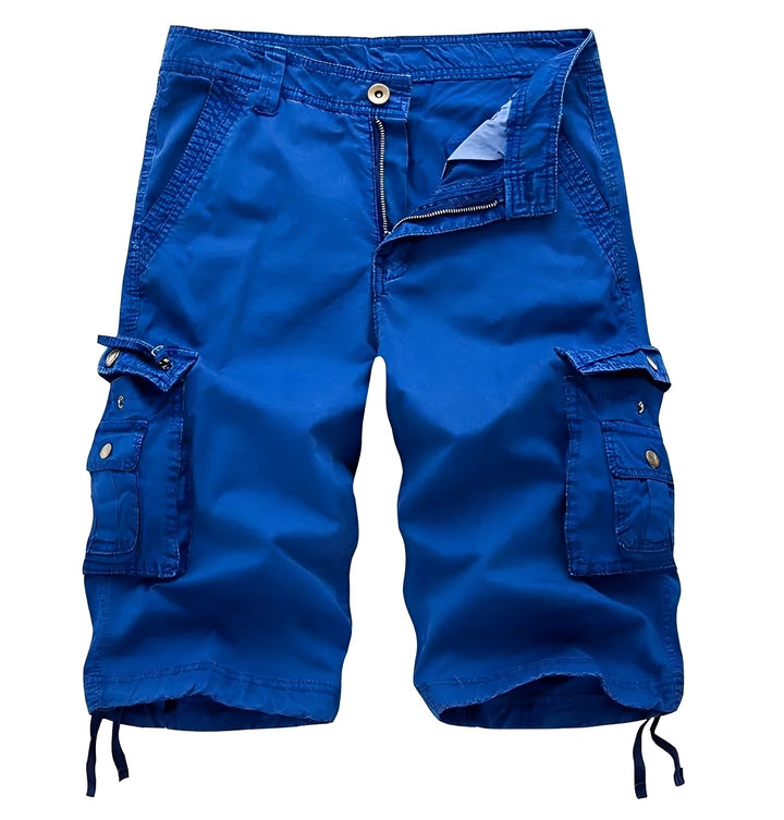 Shorts cargo masculinos com bolsos práticos. Roupa casual e versátil para dias quentes de verão.
