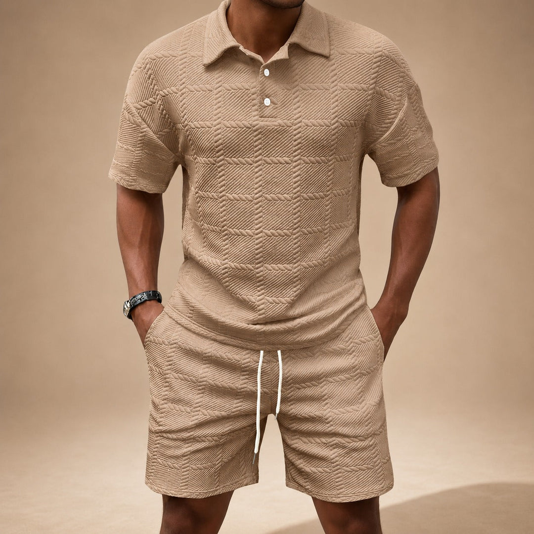 Conjunto masculino casual chic texturizado para verão, roupa confortável e moderna para dias ensolarados.
