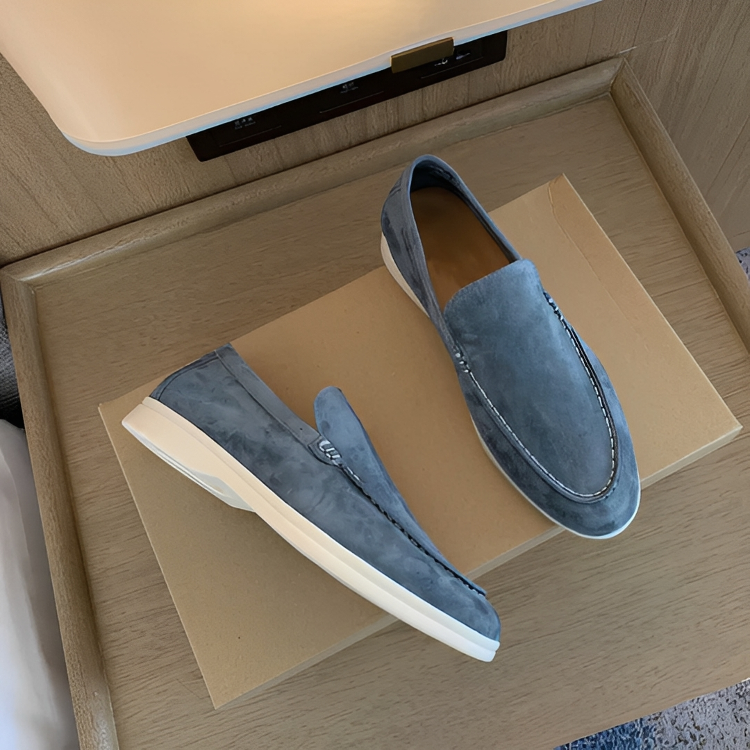 Mocassins masculinos vintage de couro, ideais para estilo elegante e formal. Conforto e moda clássica.
