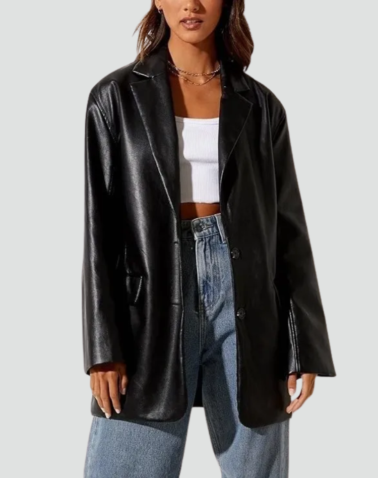 Blazer feminino preto elegante com corte ajustado, ideal para moda executiva e eventos sociais sofisticados.