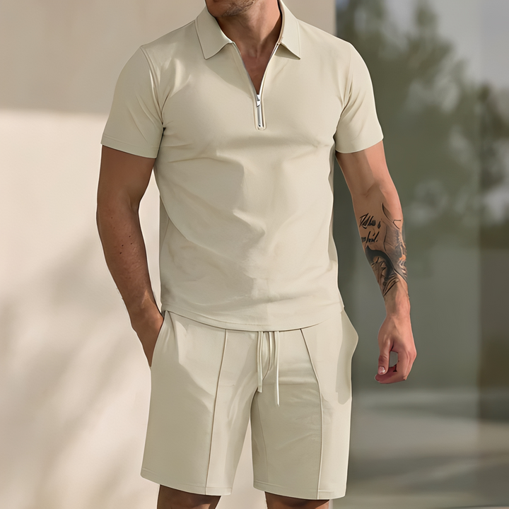 Moda masculina verão: conjunto moderno de polo e calções. Descontraído e confortável para o dia a dia.