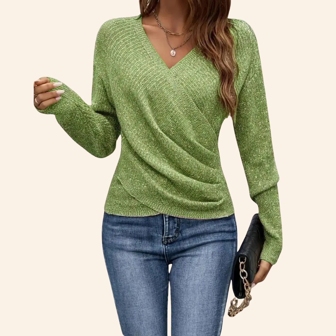 Top feminino decote em V com pregas, peça versátil para um estilo casual chic. Roupa de mulher moderna e confortável.