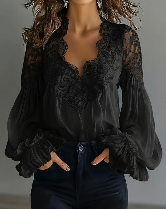 Top feminino sofisticado com detalhes delicados, perfeito para moda primavera-verão.
