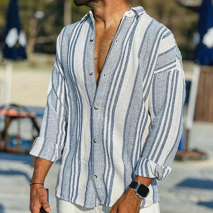 Camisa masculina de linho listrada manga longa, ideal para estilo casual e verão, com botões e conforto.