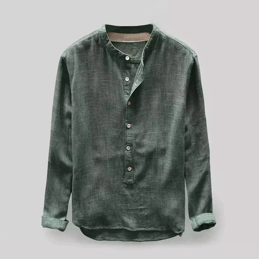 Camisa masculina abotoada de linho, manga longa, para um look sofisticado e confortável na moda masculina.
