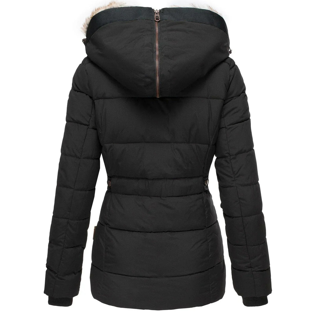 Casaco feminino quente para o inverno. Elegante e aconchegante, oferece estilo e proteção contra o frio.