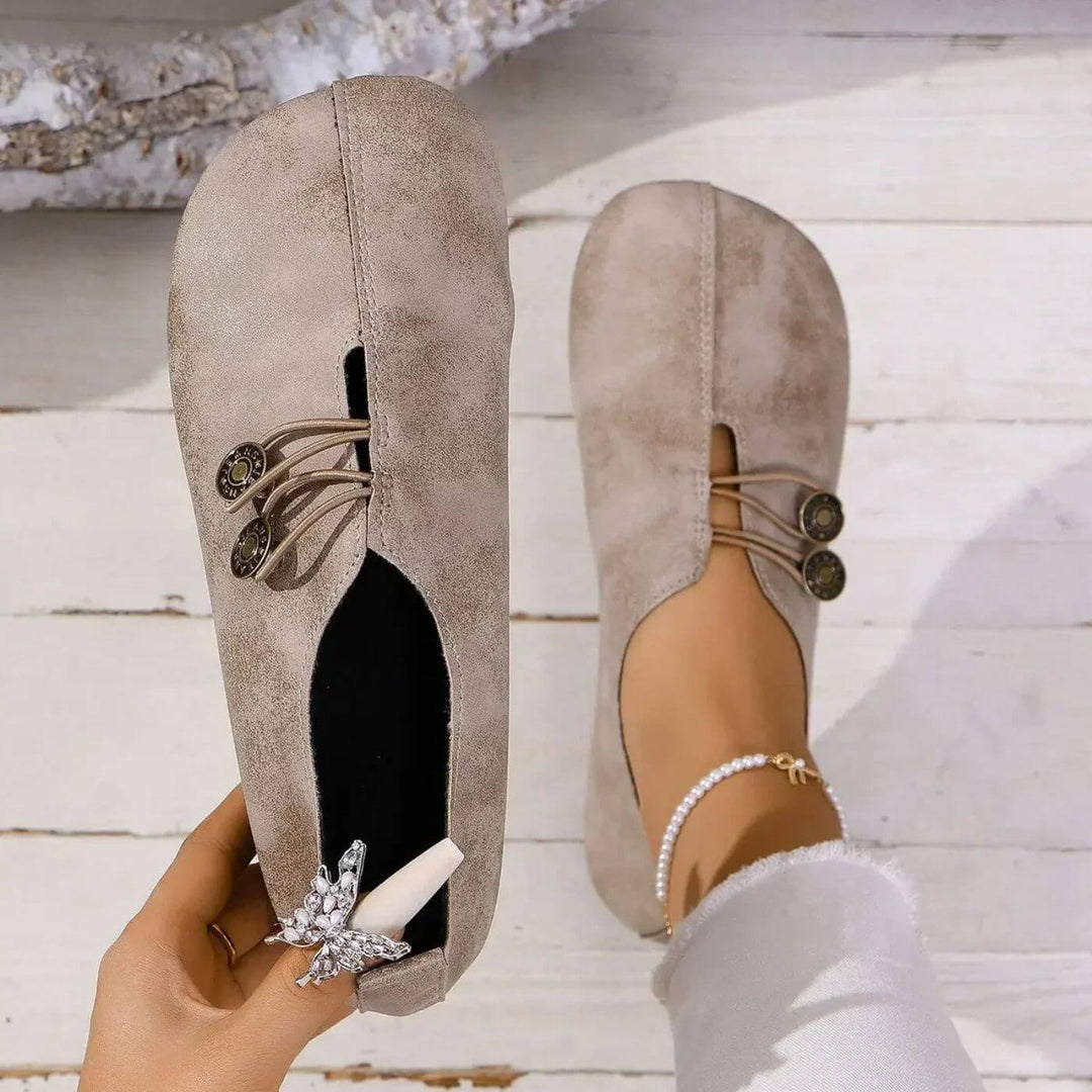 Sapatos femininos modernos e confortáveis, essenciais para o dia a dia com leveza e adaptabilidade.