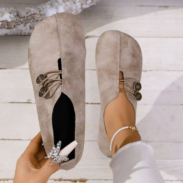 Sapatos femininos modernos e confortáveis, essenciais para o dia a dia com leveza e adaptabilidade.