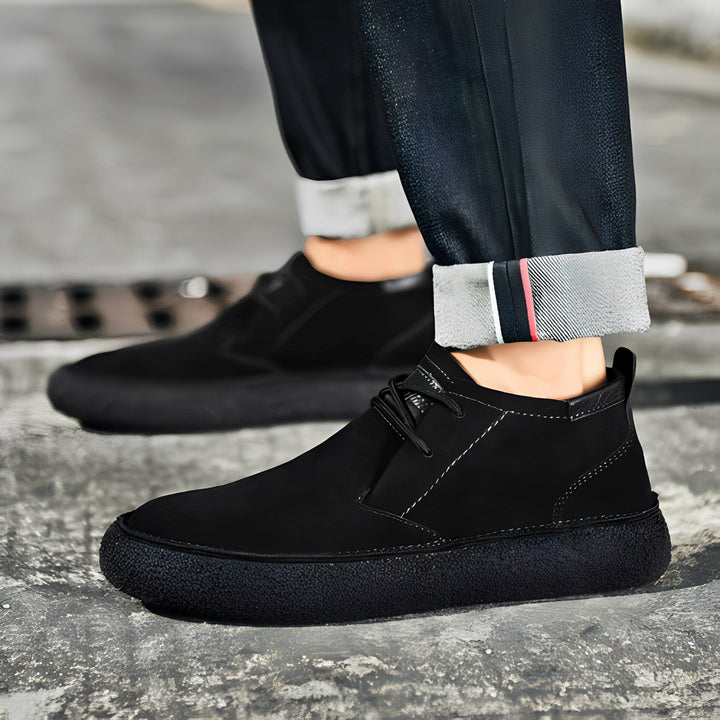 Mocassins masculinos modernos para um conforto superior e estilo casual chique. Calçado de verão e outono.