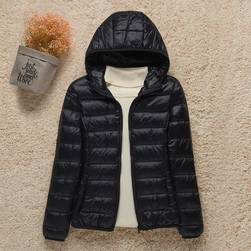 Casaco feminino de inverno Liera, confortável e versátil, estilo moderno com capuz.