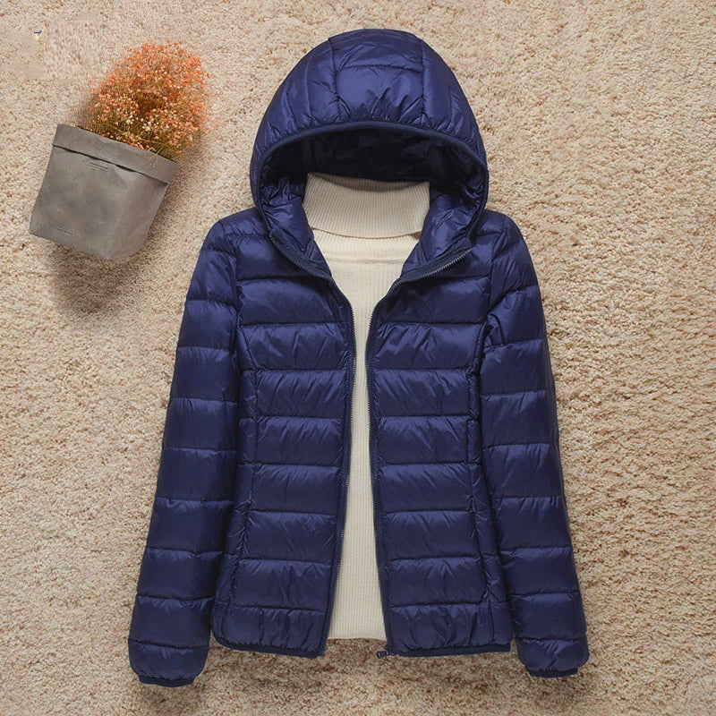 Casaco feminino Liera quente, agasalho moderno, leve e versátil para o inverno.