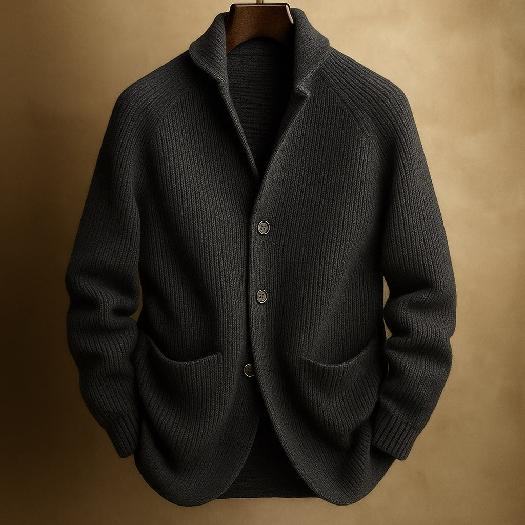 Agasalho masculino cardigan, leve e com botões, oferece conforto e estilo no outono/inverno.