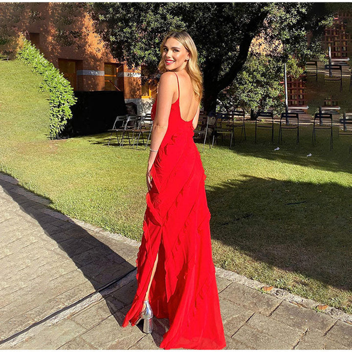 Vestido maxi feminino com babados, peça versátil e elegante para ocasiões especiais ou casual de verão.