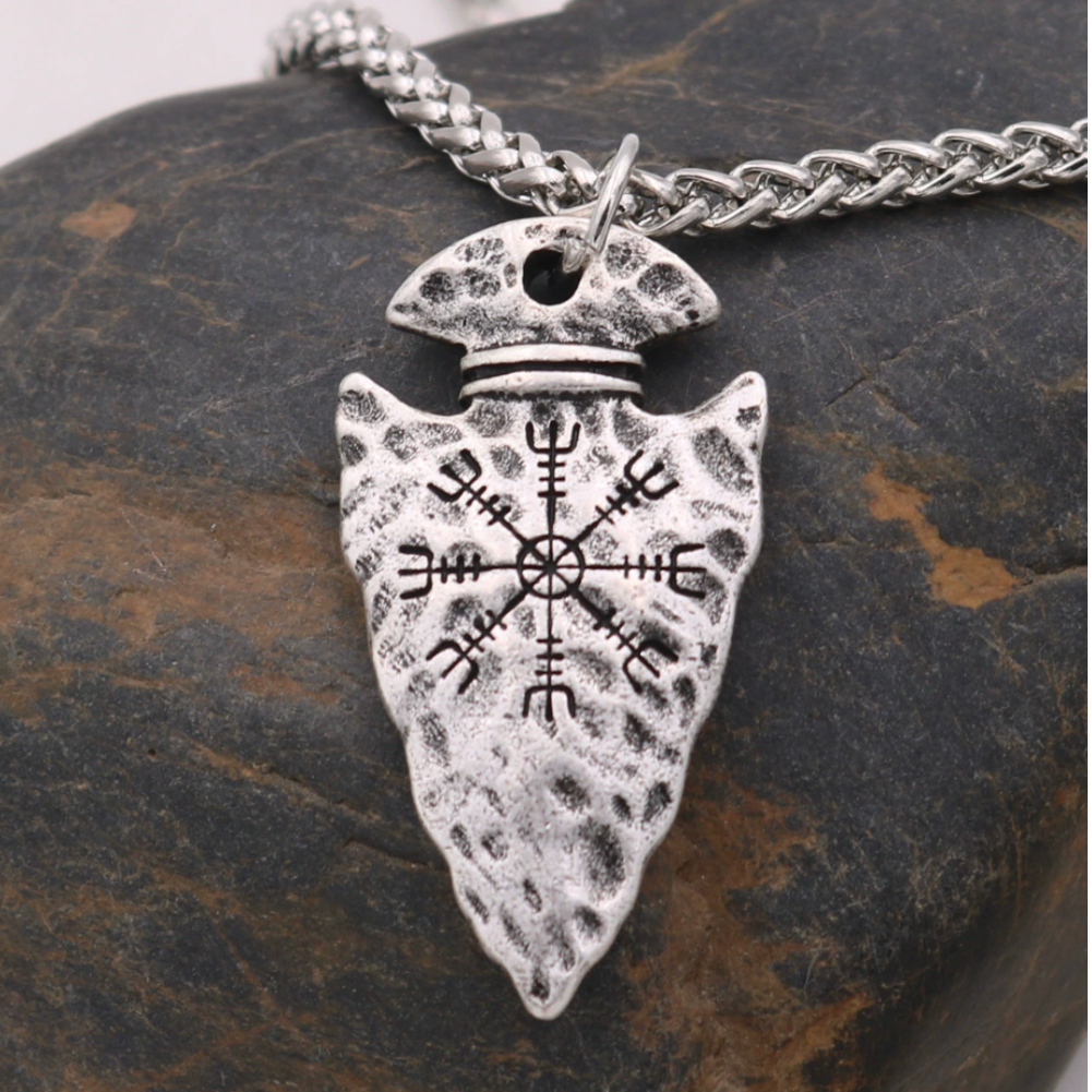 Presente ideal: Colar masculino estilo nórdico robusto, com pingente Vegvisir para proteção.