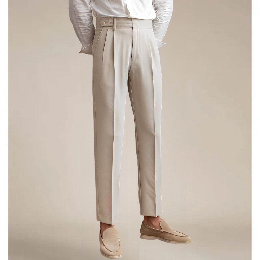 Calça social masculina Marius bege, ideal para eventos elegantes e conforto no dia a dia.