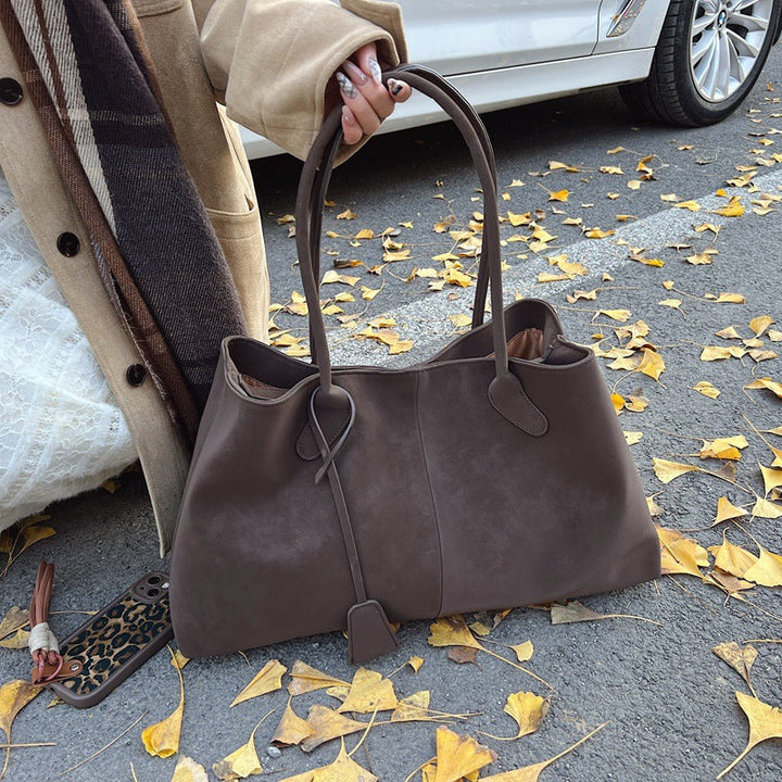 Elegância funcional: Bolsa feminina grande e versátil, perfeita para qualquer ocasião.