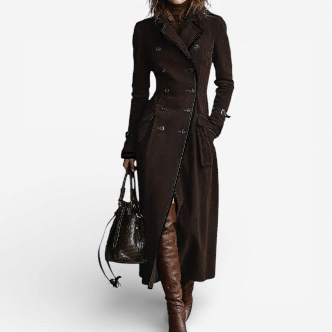 Moda feminina: casaco trench elegante e sofisticado, com corte longo e abotoamento duplo, ideal para o inverno.