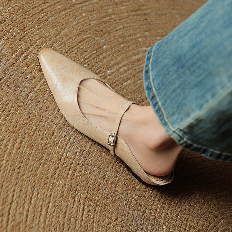 Sapatos femininos Orella de tacão, design clássico e confortável, ideal para a mulher moderna.