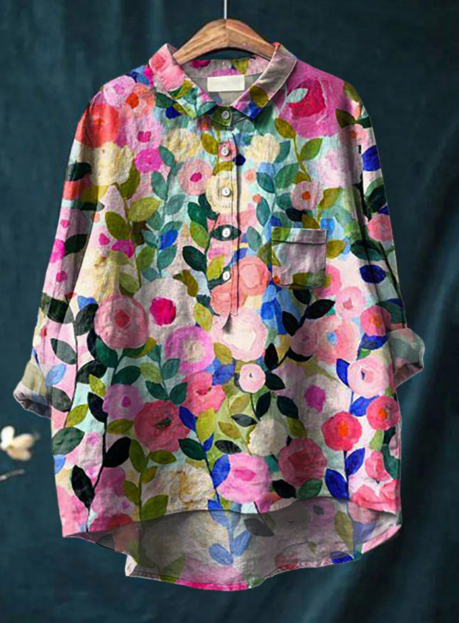 Blusa feminina floral clássica com estampa colorida. Perfeita para um look elegante e confortável de verão.
