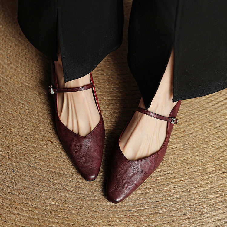 Confortáveis sapatos de tacão Orella para mulher, estilo clássico Mary Jane e acabamento elegante.