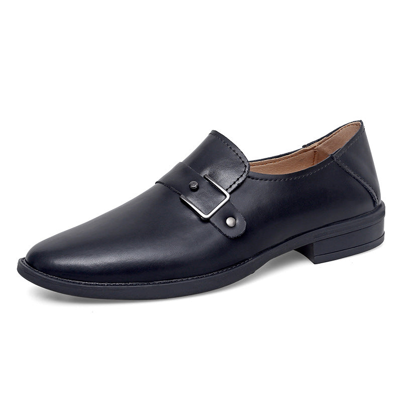 Mocassim masculino premium em couro legítimo, detalhe de fivela metálica, conforto e estilo luxuoso.
