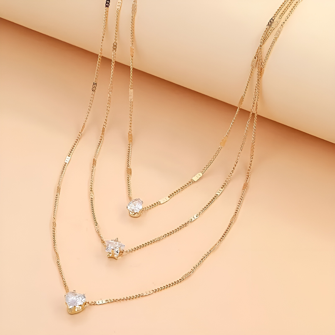 Colar elegante feminino com toques boémios, acessório versátil para seu estilo. Ideal para presente.
