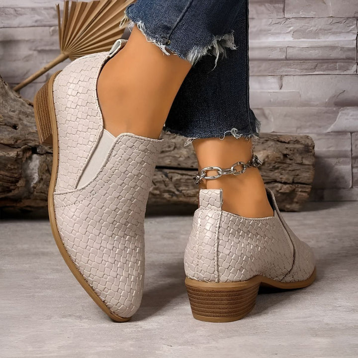 Elegantes sapatos Oxford Alexia femininos, confortáveis para o trabalho, casuais ou eventos especiais.