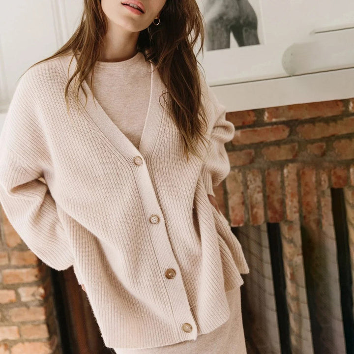 Blazer feminino oversized rosa pastel, casaco tendência em moda feminina, elegante e confortável para qualquer estação.