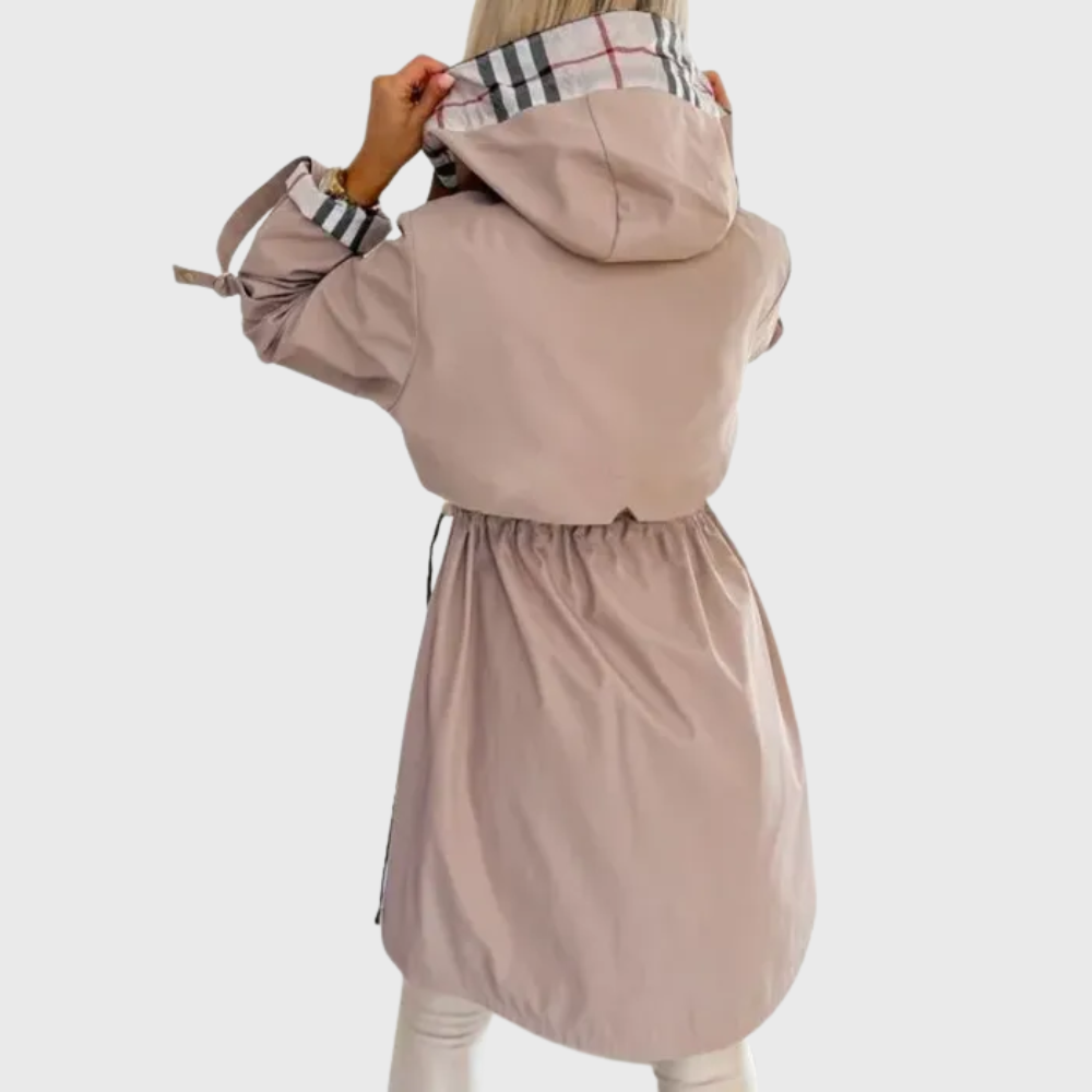 Jaqueta feminina com zíper, para moda outono/inverno. Peça elegante e casual para o dia a dia.