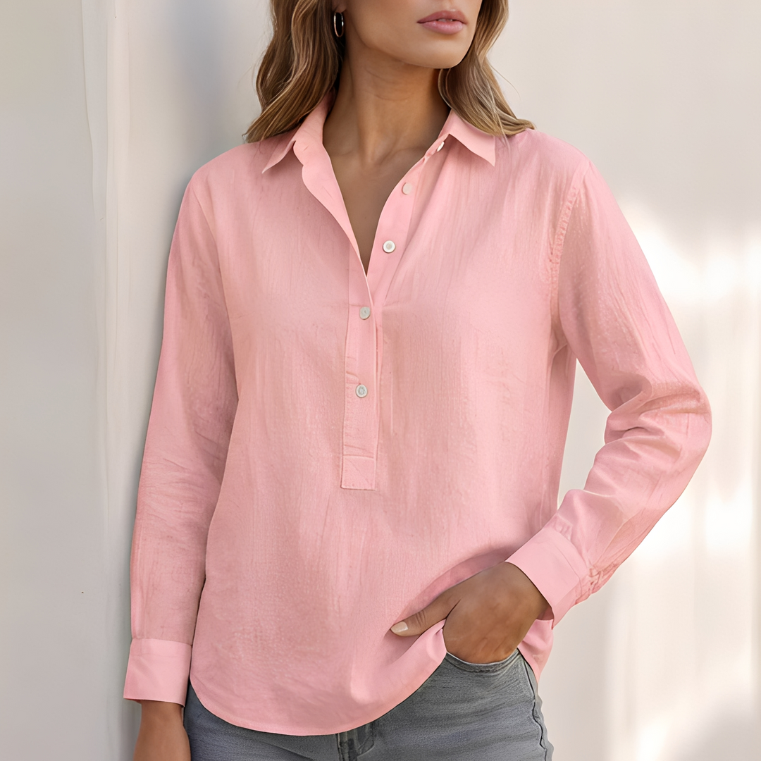Elegante camisa feminina com gola V e punhos. Blusa de verão perfeita para um look versátil e confortável de mulher.