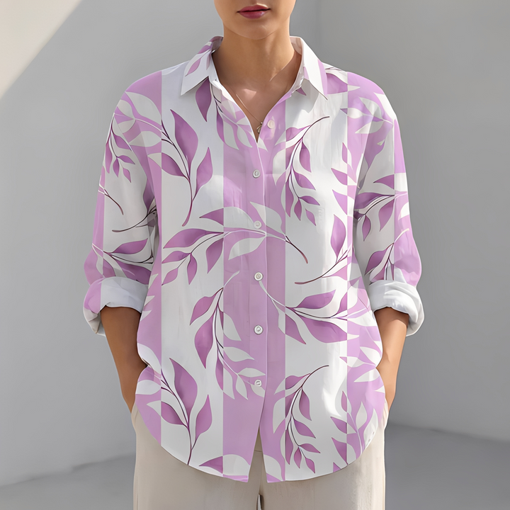 Camisa de verão feminina descontraída com decote V, disponível em tamanhos grandes, ideal para conforto.