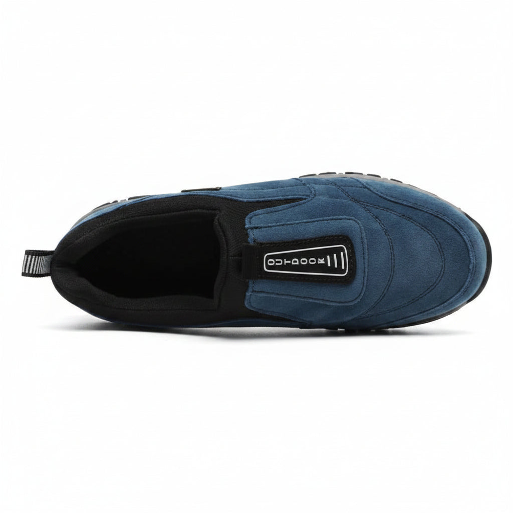 Par de sapatos de caminhada masculinos com design estável, perfeitos para conforto em trilhas no verão.