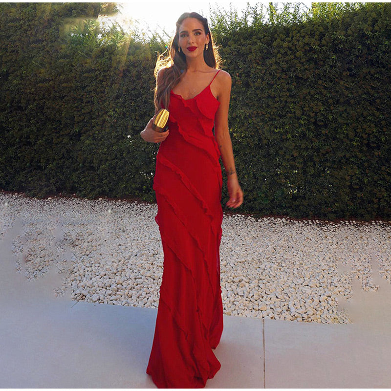 Vestido maxi feminino elegante com babados, ideal para eventos casuais de verão e moda feminina.